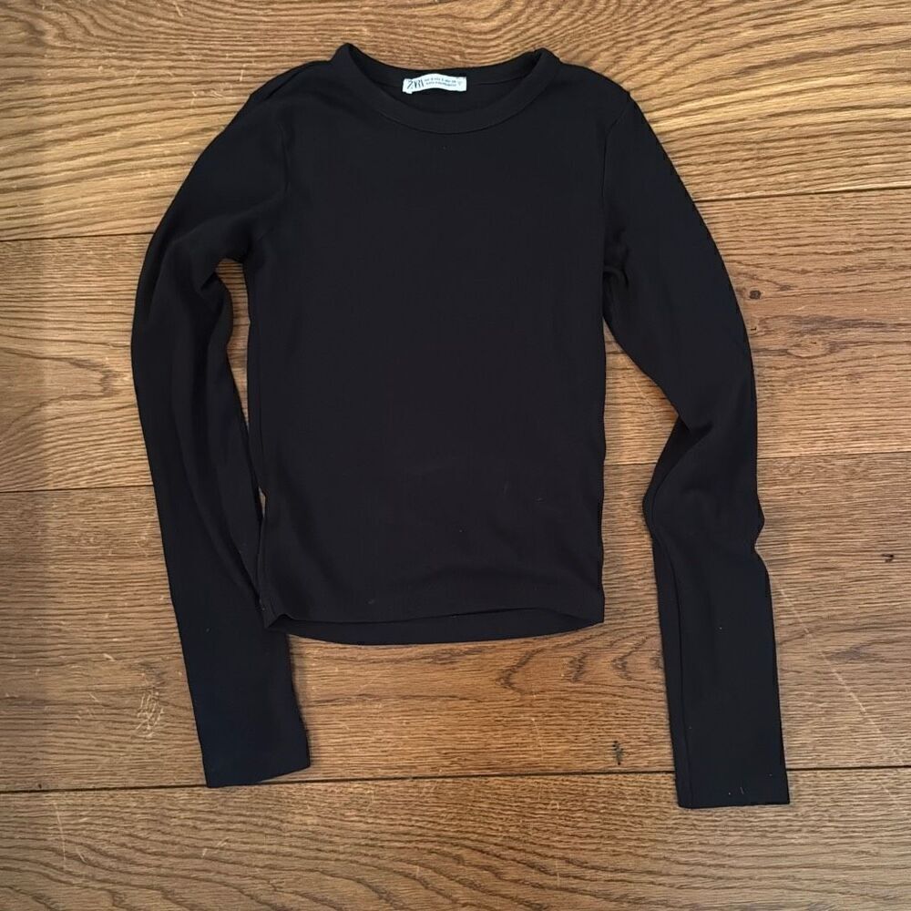 Plain long sleeve black top